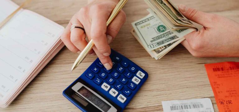 Salesperson working with a customer about unused budget before the end of the year.