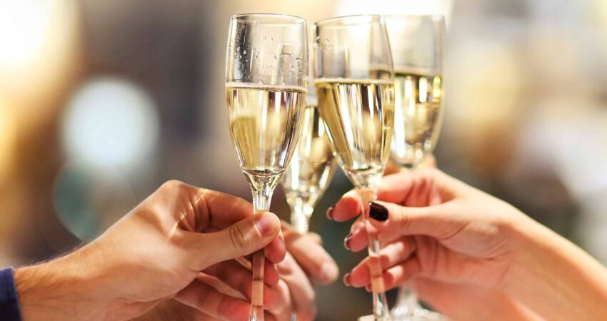 Master the toast, and you master a small but powerful piece of executive presence—that you're worth doing business with. Sales Gravy teaches salespeople how to effectively give an inspiring toast