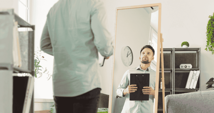 Sales Gravy sales training expert Jeb Blount Jr. shares how to rehearse a sales pitch and build the confidence to connect with any buyer.